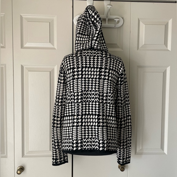 Chicos | Silk Cotton Hoodie Sweater. Houndstooth. Size Medium. Loungewear Relax - Picture 4 of 7